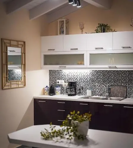 Melina's Bright Apartment, *