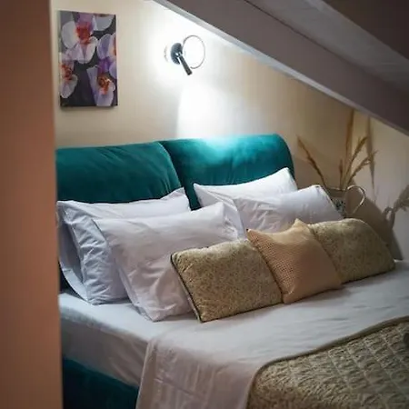 Melina's Bright Apartment, Διαμέρισμα *