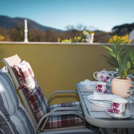 Melina's Bright Apartment, Διαμέρισμα *