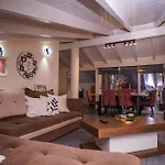 Melina's Bright Apartment,