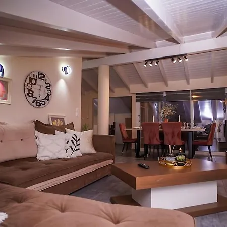Melina's Bright Apartment,