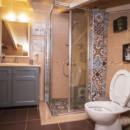 Melina's Bright Apartment, Апартаменты *