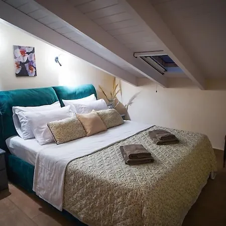 Апартаменты Melina's Bright Apartment, Viros