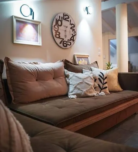 Melina's Bright Apartment,