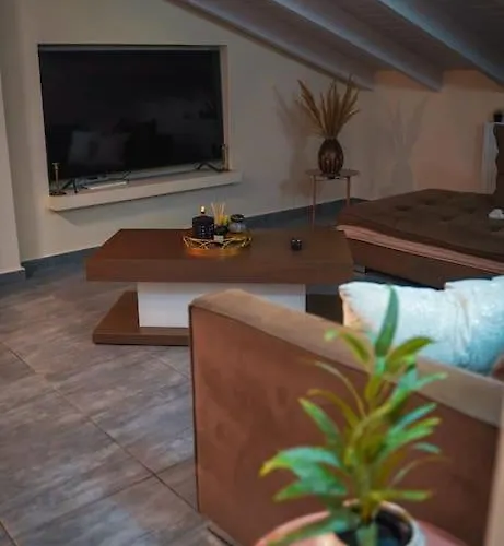公寓 Melina's Bright Apartment, Virós