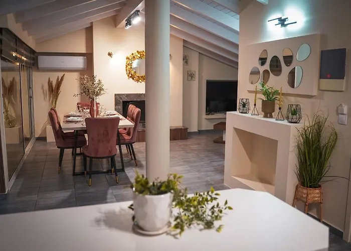 Melina's Bright Apartment, Virós